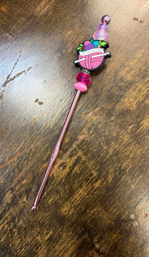 4mm crochet hook - pink
