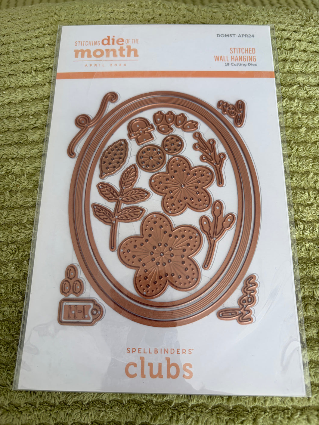 Spellbinders Stitched wall hanging die set