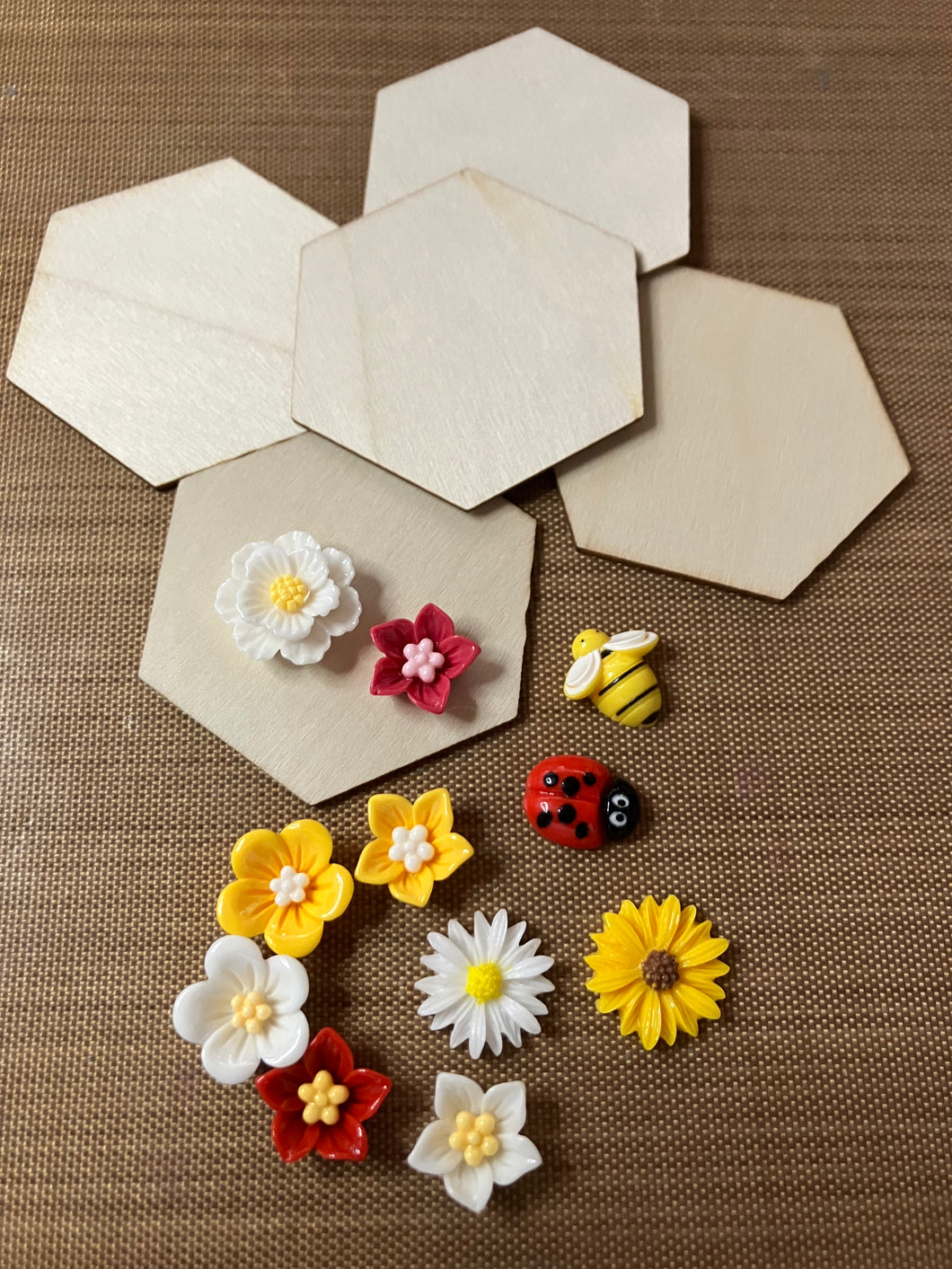 Honeycomb embellishment kit