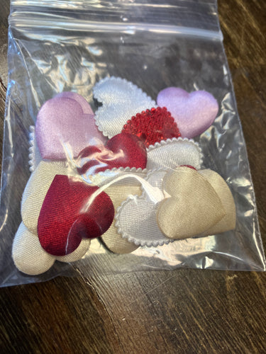 Pack of 20 satin hearts