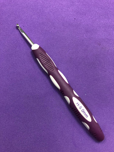 Size 5 crochet hook